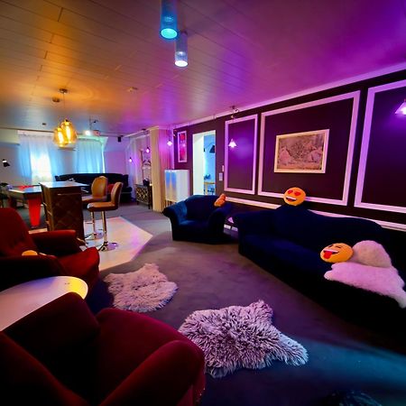 Bookeinfach Bad Ems - Private - Sauna Jacuzzi Whirlpool Swimmingpool Alahna Sup Beachvolleyball Billiards Ping Pong Cinema Theater Music Disco Ball Bbq Und Parkplaetze Esterno foto