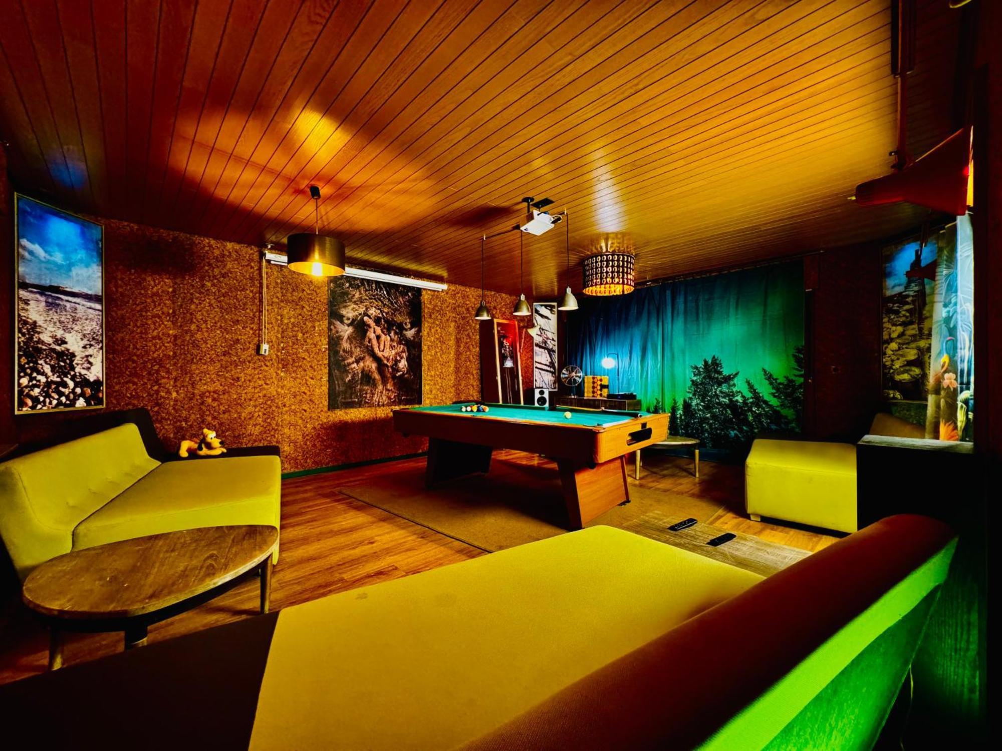 Bookeinfach Bad Ems - Private - Sauna Jacuzzi Whirlpool Swimmingpool Alahna Sup Beachvolleyball Billiards Ping Pong Cinema Theater Music Disco Ball Bbq Und Parkplaetze Esterno foto