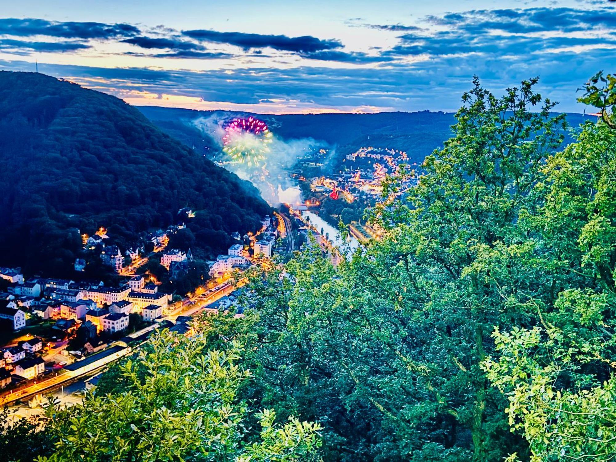 Bookeinfach Bad Ems - Private - Sauna Jacuzzi Whirlpool Swimmingpool Alahna Sup Beachvolleyball Billiards Ping Pong Cinema Theater Music Disco Ball Bbq Und Parkplaetze Esterno foto