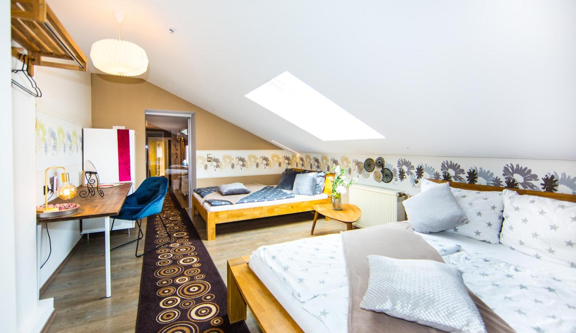 Bookeinfach Bad Ems - Private - Sauna Jacuzzi Whirlpool Swimmingpool Alahna Sup Beachvolleyball Billiards Ping Pong Cinema Theater Music Disco Ball Bbq Und Parkplaetze Esterno foto
