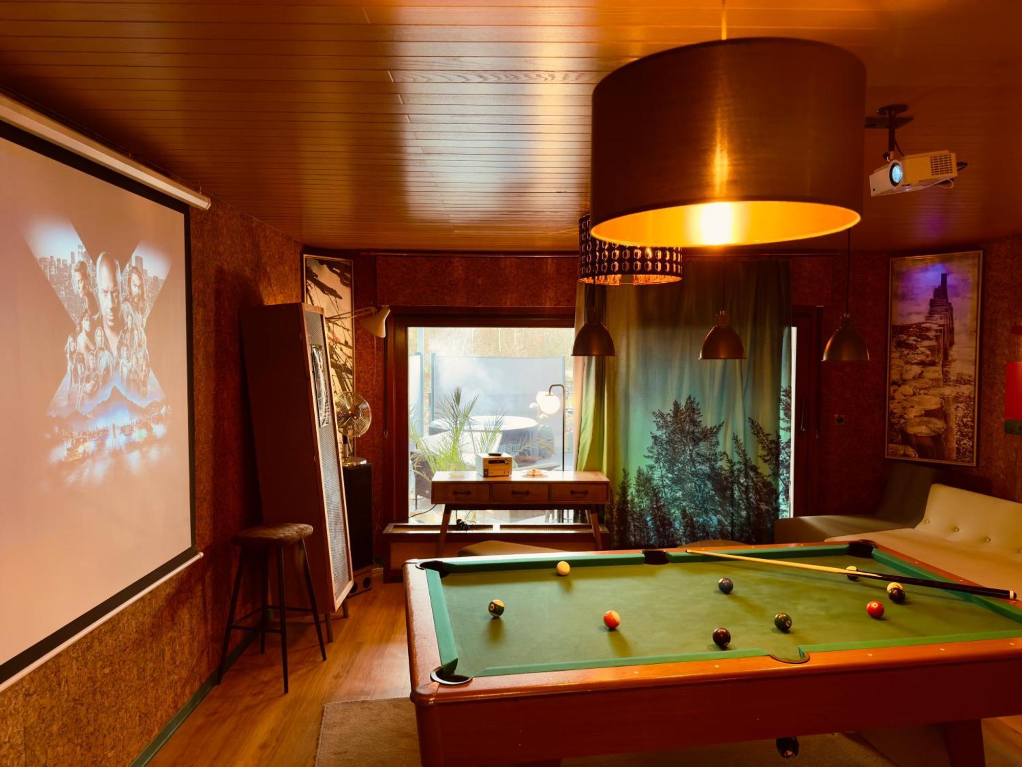 Bookeinfach Bad Ems - Private - Sauna Jacuzzi Whirlpool Swimmingpool Alahna Sup Beachvolleyball Billiards Ping Pong Cinema Theater Music Disco Ball Bbq Und Parkplaetze Esterno foto