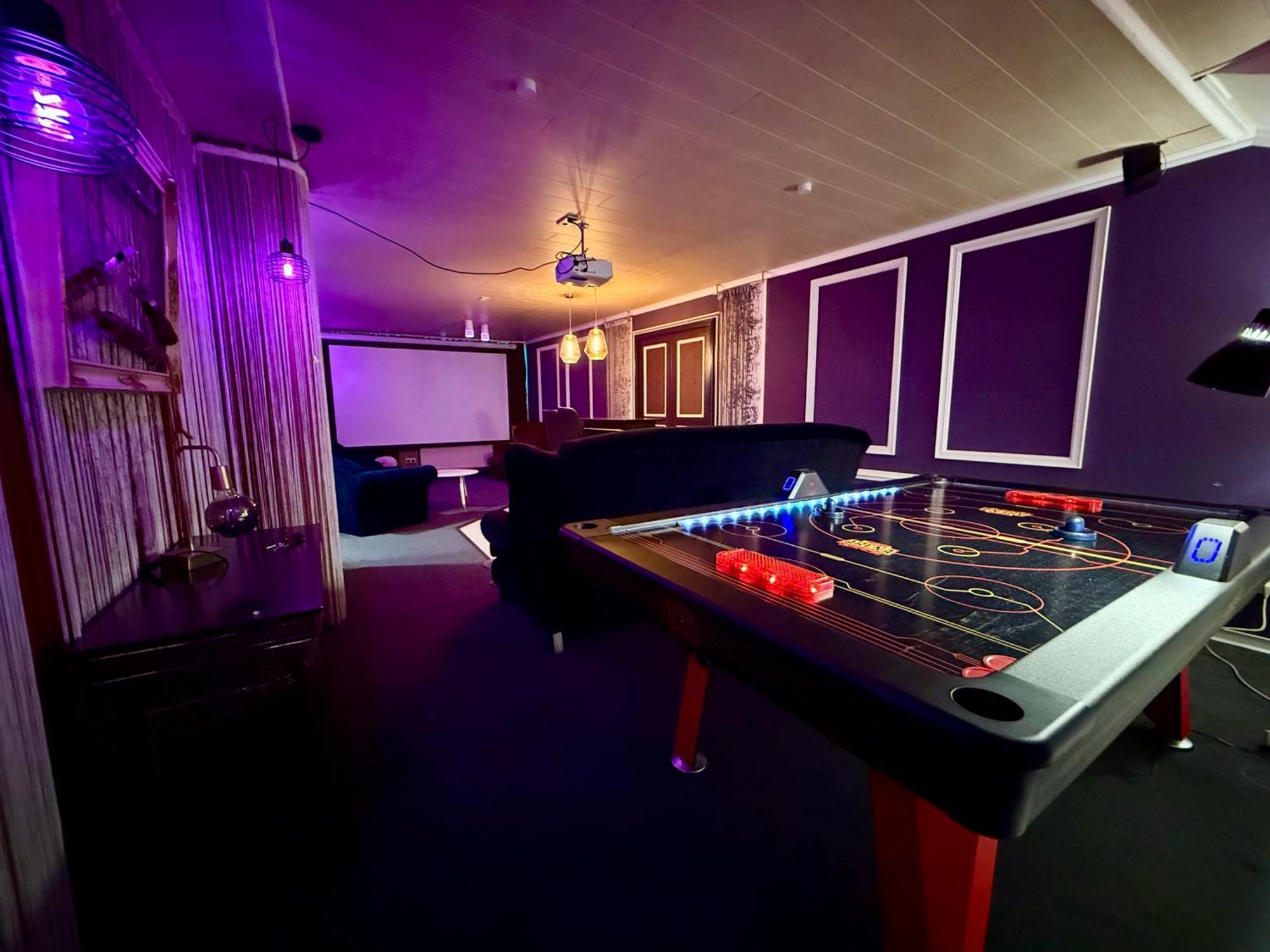Bookeinfach Bad Ems - Private - Sauna Jacuzzi Whirlpool Swimmingpool Alahna Sup Beachvolleyball Billiards Ping Pong Cinema Theater Music Disco Ball Bbq Und Parkplaetze Esterno foto